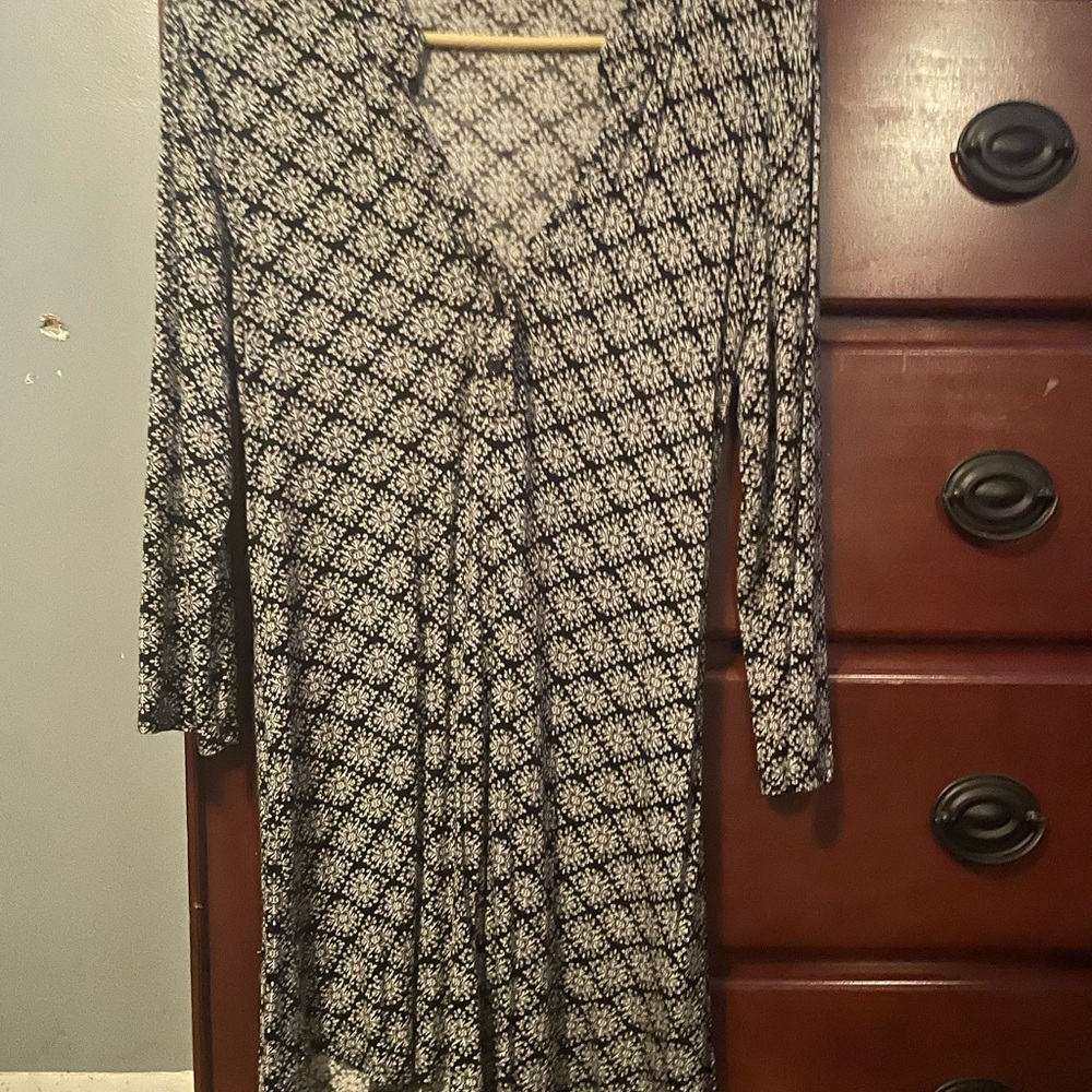 Maurices Black and White Long Sleeve Wrap Dress